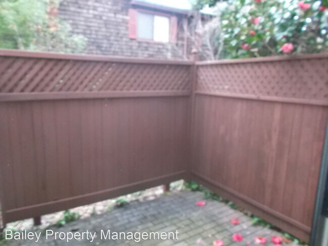 Foto del edificio - 2 br, 1.5 bath House - 315 Spruce St. Unit 3