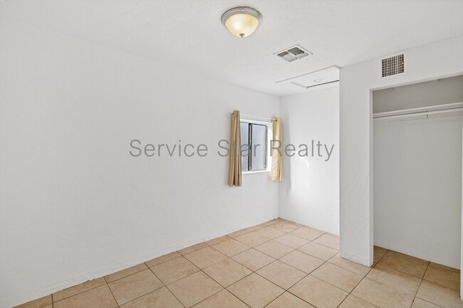 Building Photo - 1508 W Sahuaro Dr
