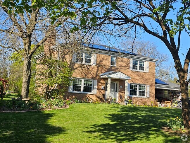 Building Photo - 995 Cleveland Rd