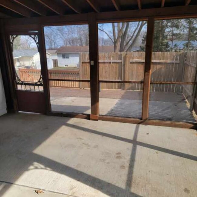 Foto del edificio - 4 Bedroom Home in St. Charles  $2695
