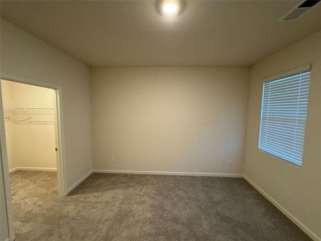 Foto del edificio - 1083 Shadow Glen Dr