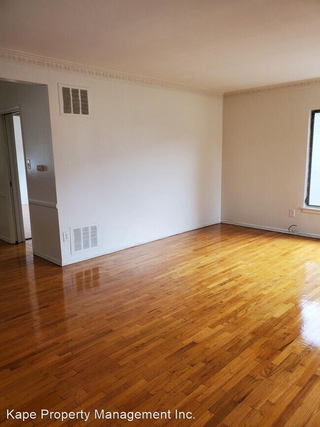 Building Photo - 8217 Blackburn Ave