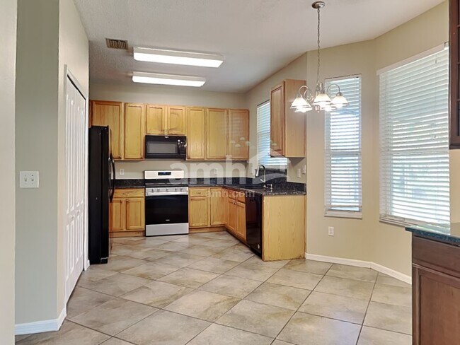 Foto del edificio - 27602 Sky Lake Cir