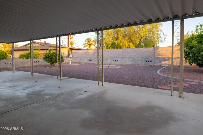 Building Photo - 11208 N 105th Ave