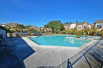 Building Photo - 10104 Waterstone Dr