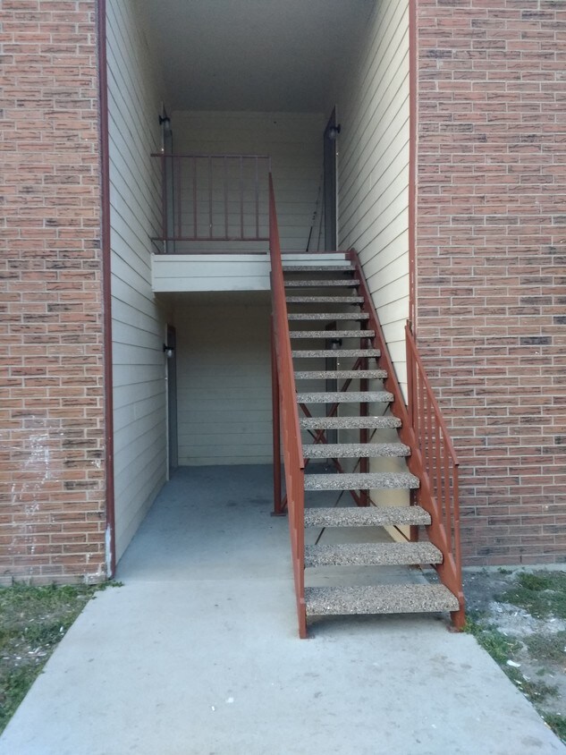 Primary Photo - 410 Monroe St W