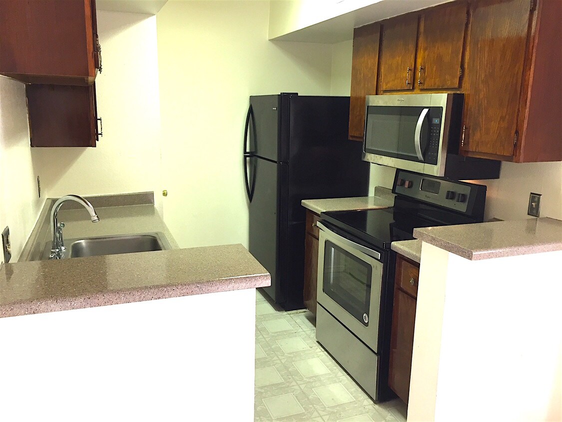 Foto principal - 6701 Eastridge Rd
