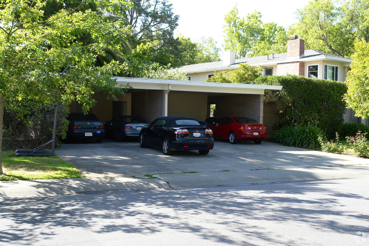 Primary Photo - 383 Waverley St