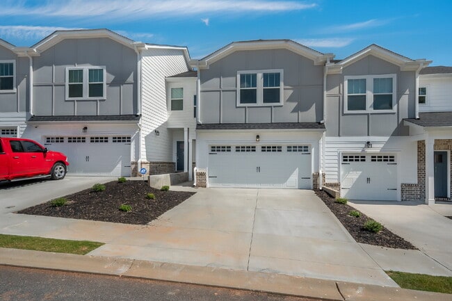Building Photo - Stunning 3BR/2.5BA Luxury Townhome with Loft & Garage in Greenville! $2,050/mo rent