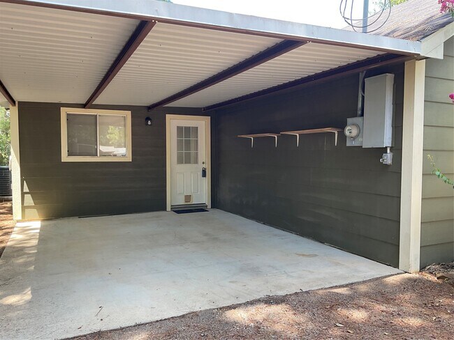 Foto del edificio - 42906 O'Neal Ln