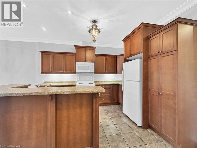 Building Photo - 15 Iron Bridge Ct