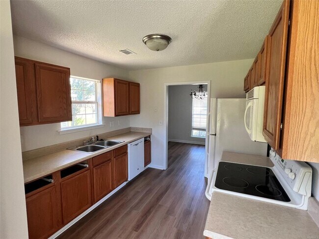 Foto del edificio - 270 Cotton Lakes Blvd