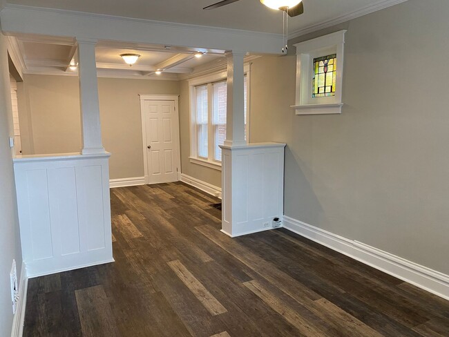 Building Photo - Beautiful Renovated Home in South Hampton ...