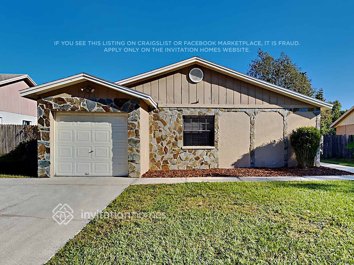 Foto principal - 716 Waterbridge Dr