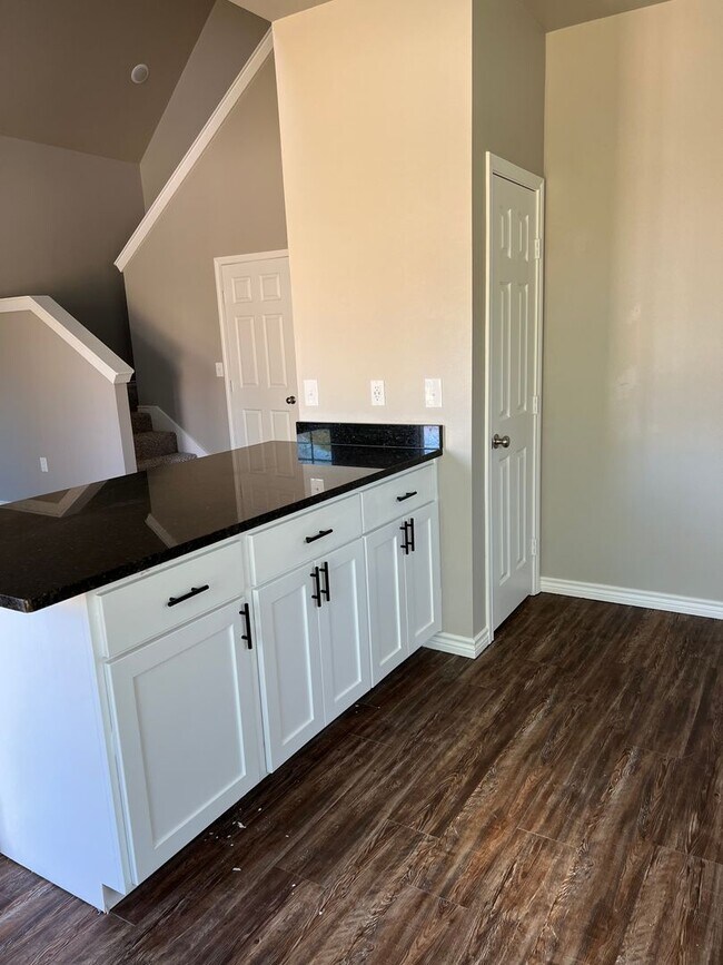 Foto del edificio - 2553 W Harold St