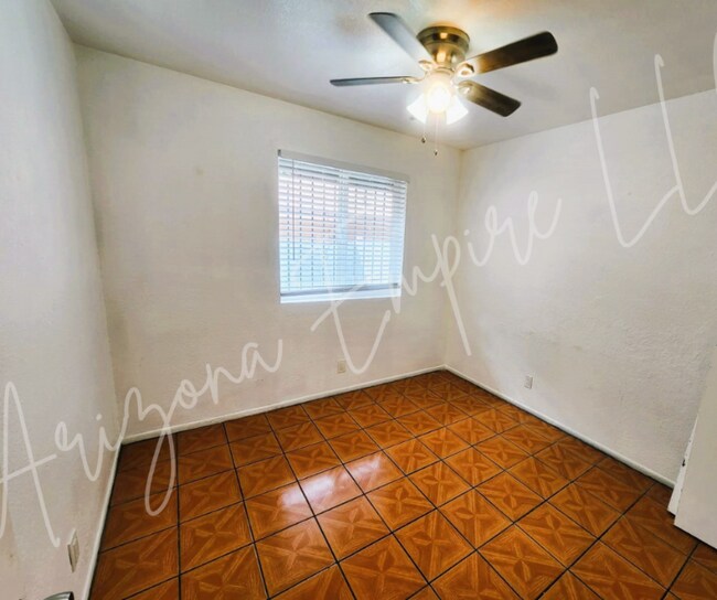 Building Photo - 337 N 93rd St