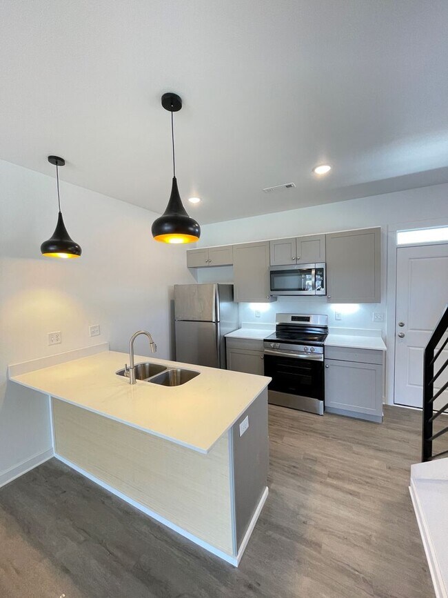 Foto del edificio - Brand new modern townhomes