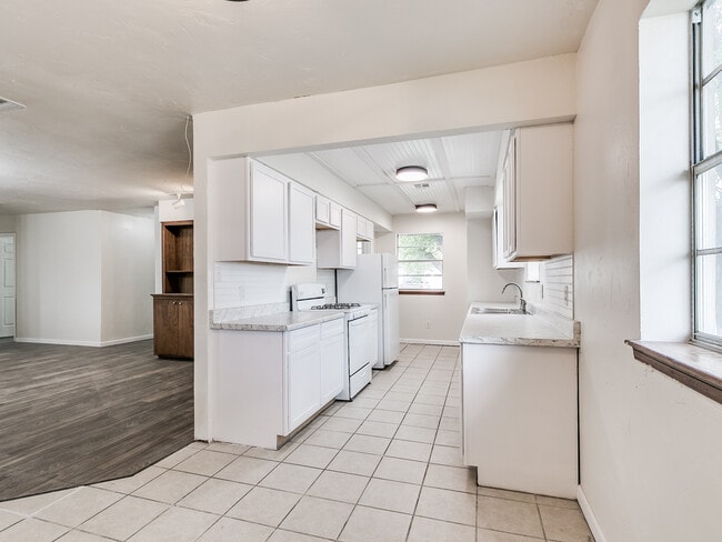 3300 House - 3300 House