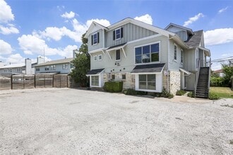 Building Photo - 11805 Alpheus Ave