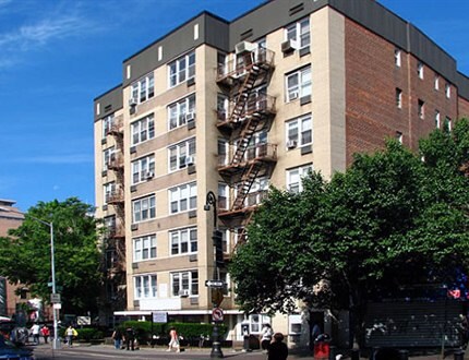 Primary Photo - 81-30 Baxter Ave