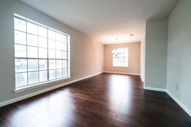Foto del edificio - 2314 Pebbledowne Cir