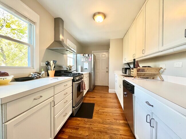 Foto del edificio - 152 Parker Hill Ave