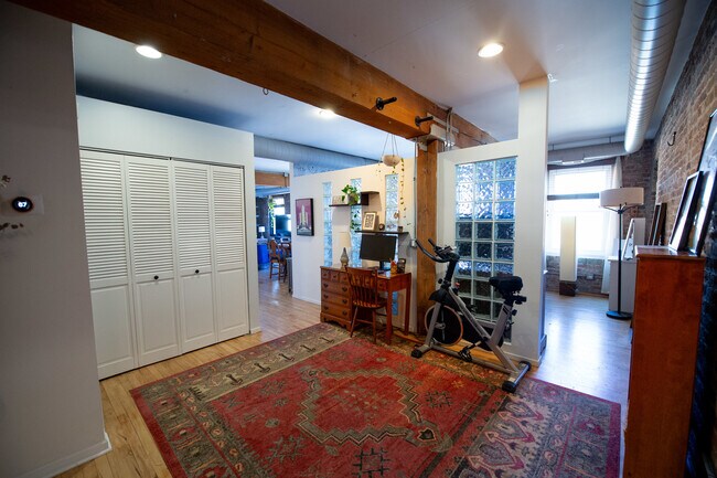 Foto del edificio - 515 N Noble St