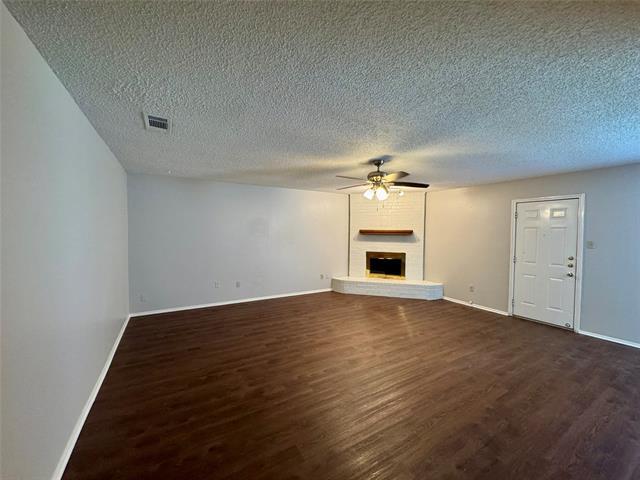 Building Photo - 5915 Willow Crest Dr