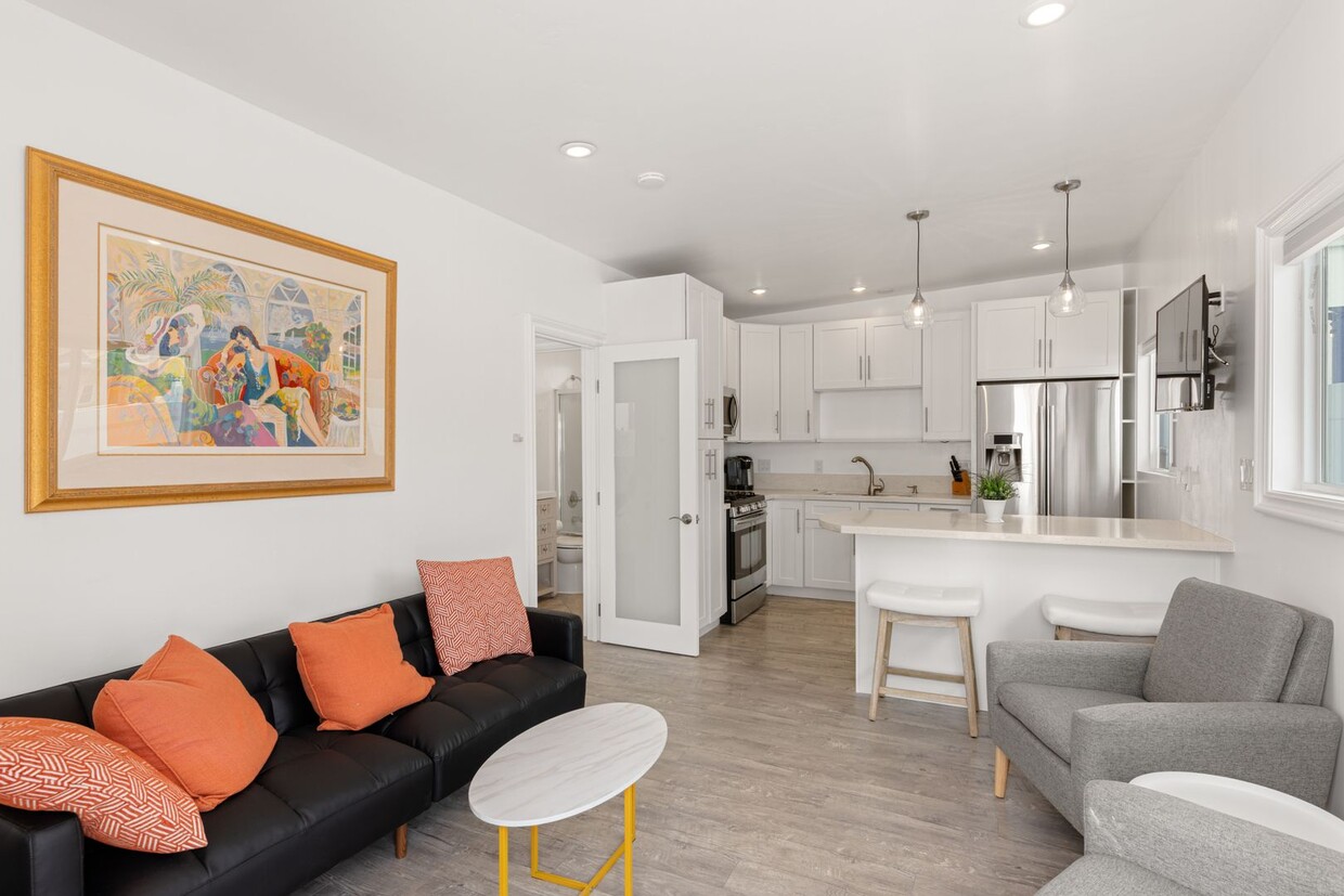 Primary Photo - Charming 1BR/1BA Cottage at the Beach - Ca...