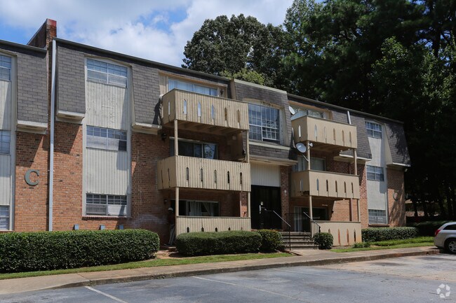 Royal Manor Apartments Decatur, GA