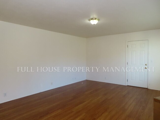 Foto del edificio - 658 TerraLinda