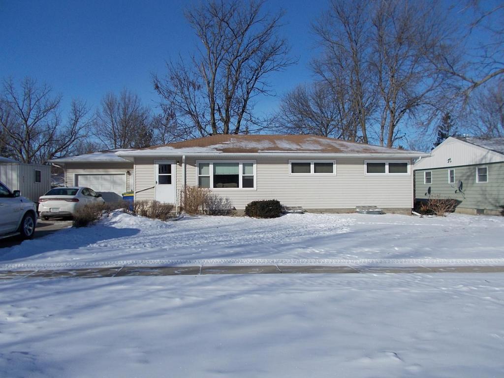1039 6th Ave, Brookings, SD 57006 House Rental in Brookings, SD