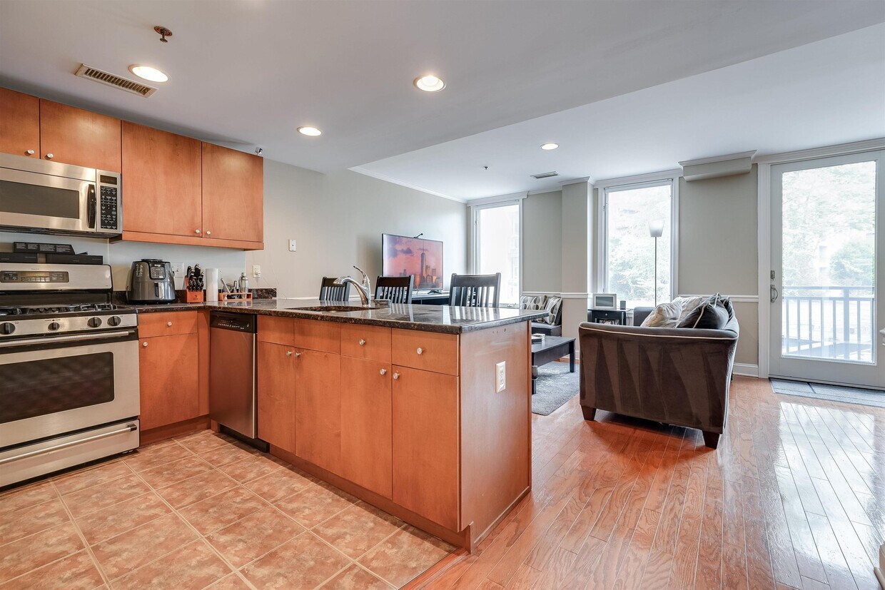 Foto principal - 70 Adams St