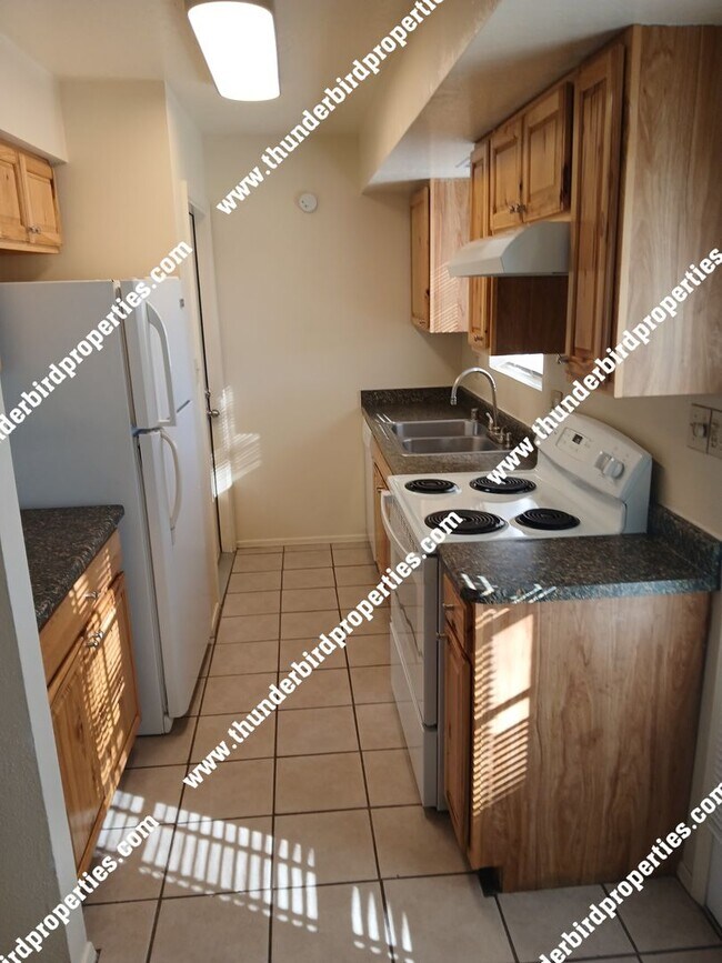 Foto del edificio - MOVE IN SPECIAL $250 off first months rent. Great NW home with large storage shed near the park.