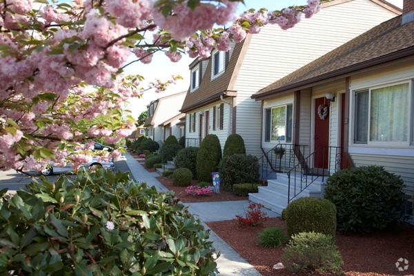 Woodbrook Entrance - Santini Villa Apartments