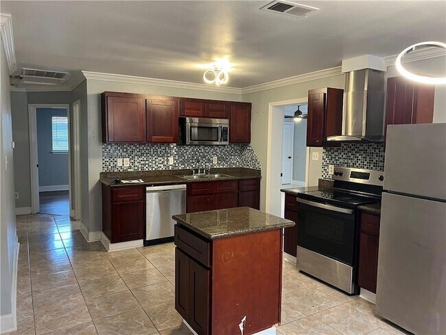 Foto del edificio - 2716 Riverland Dr