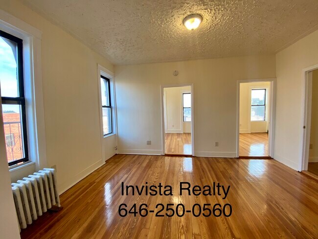 Living room - 3004 47th St