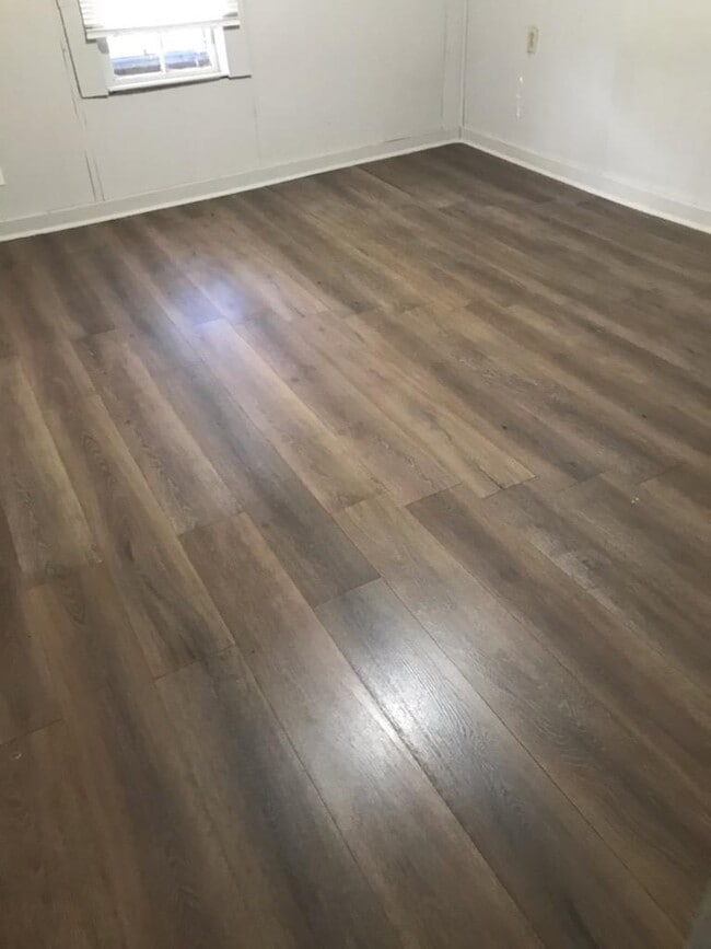 Building Photo - 126 Cox St