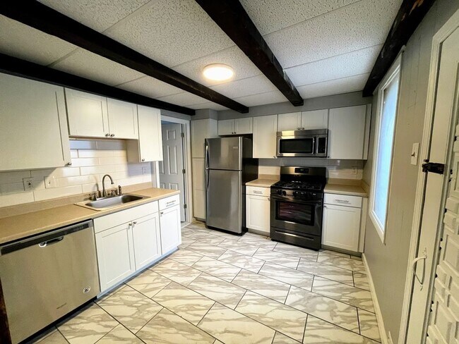 Foto del edificio - 1527 Rutherford Ave