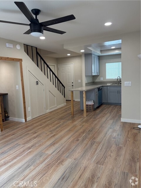 Building Photo - 570 E Cypress St