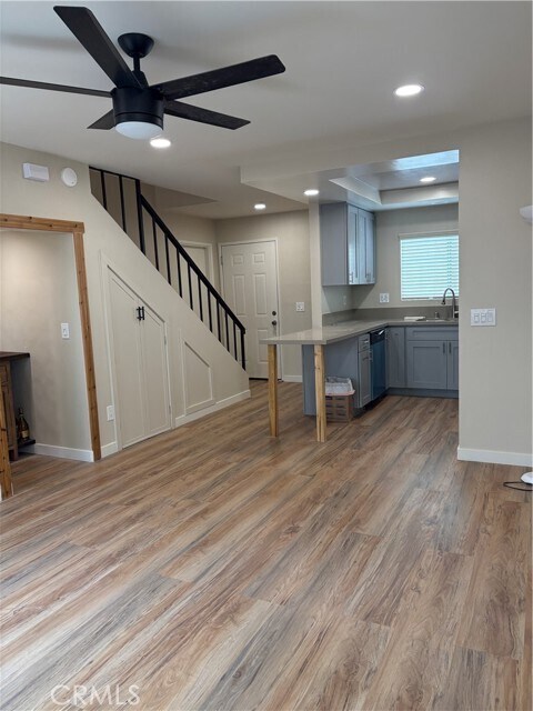 Foto principal - 570 E Cypress St