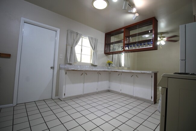 Foto del edificio - 1427 W 7th St