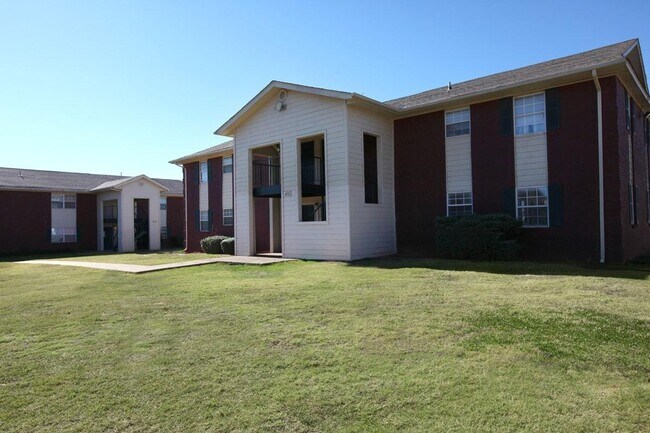 Foto del edificio - 2502 N Kelley Ave