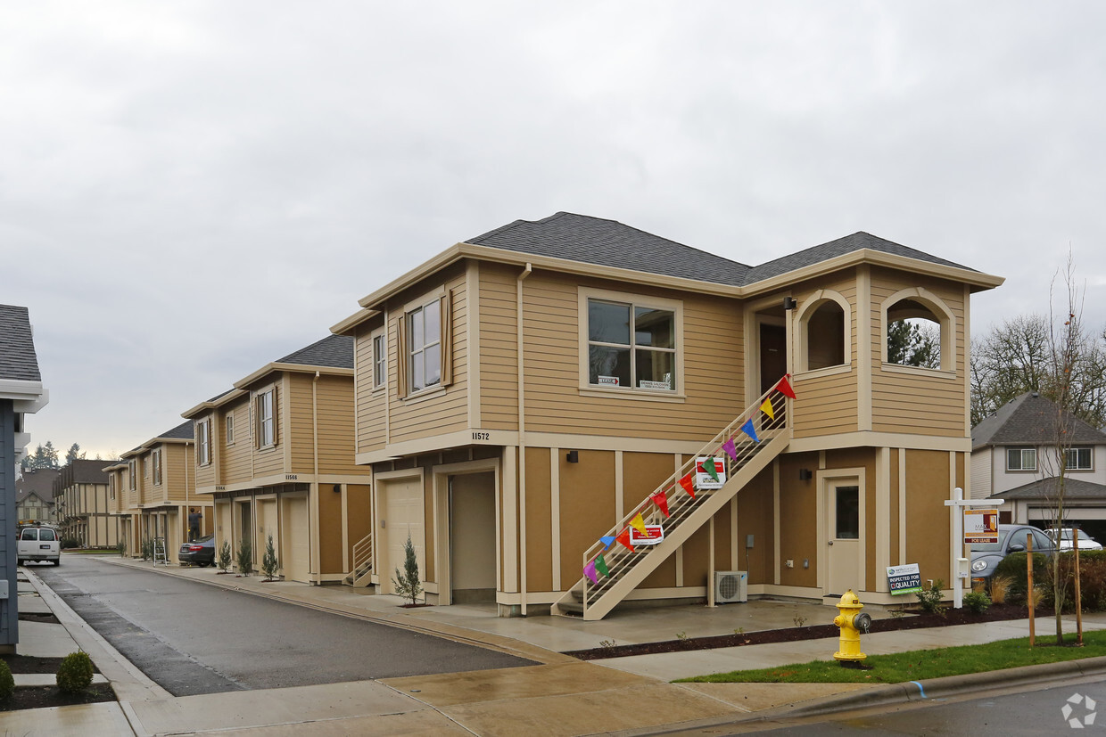 Primary Photo - Carriage Homes at Villebois