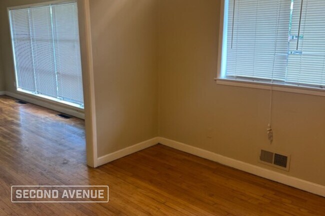 Foto del edificio - 957 Hickory Cir