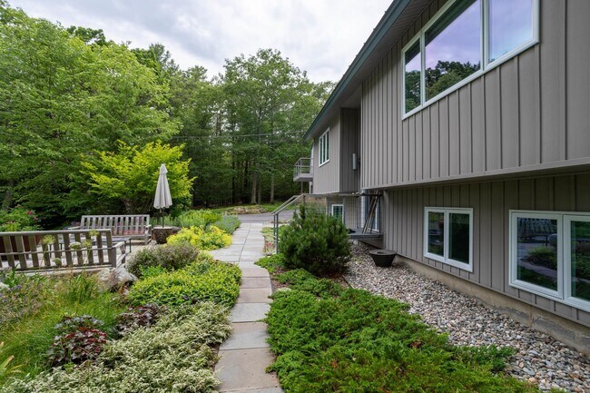 Building Photo - 47 Cutts Island Ln