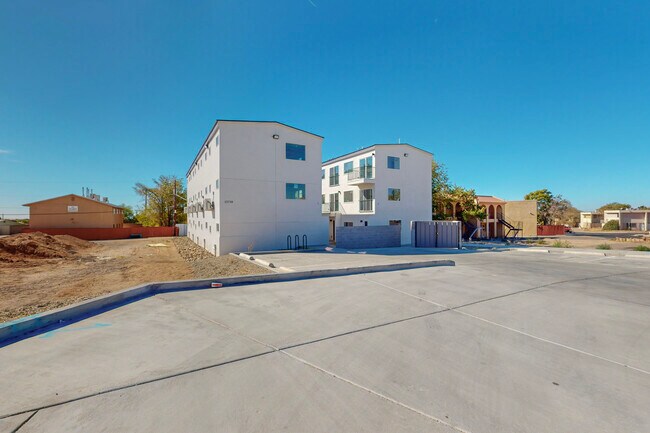 Foto del edificio - 12710 San Jacinto Ave NE