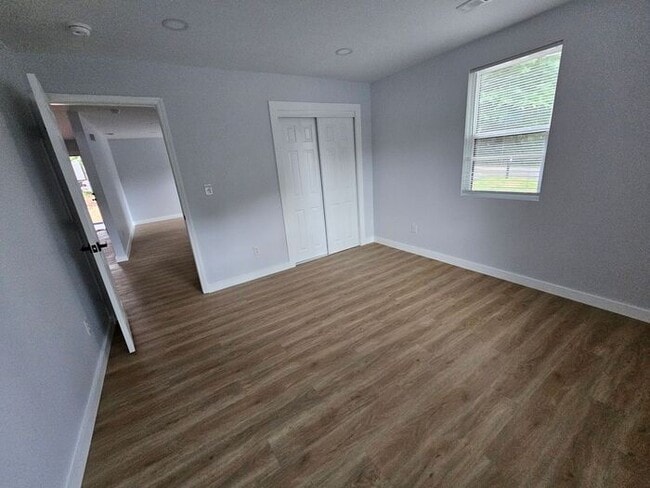 Building Photo - 2BD/1BA Home in Newton