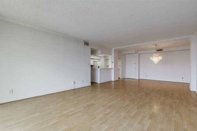 Foto del edificio - 5200 Keller Springs Rd