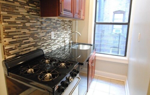 Foto del edificio - 224 Thompson St
